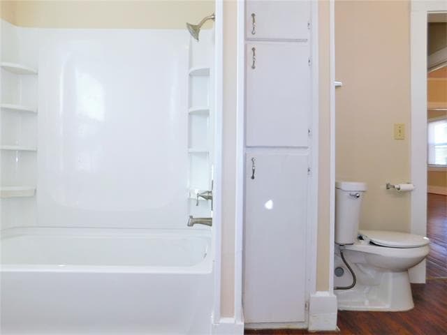 Building Photo - 808 N Elm St