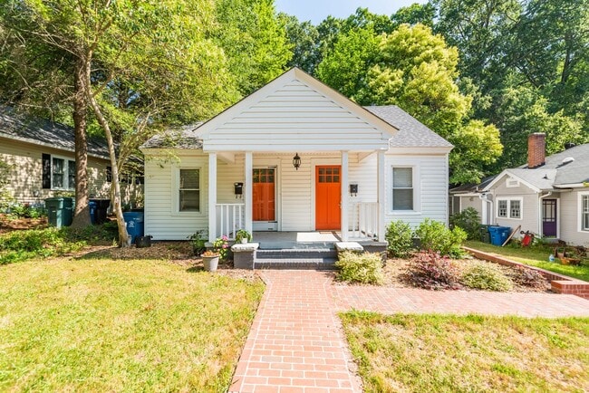 Primary Photo - Charming 1 Bedroom, 1 Bathroom Duplex in O...