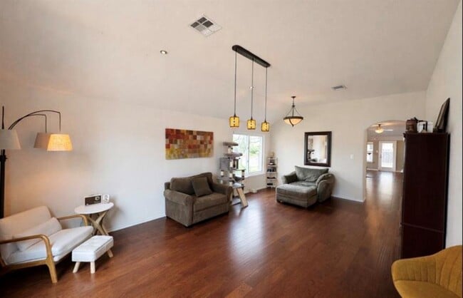 Building Photo - 1052 Hot Spring Valley