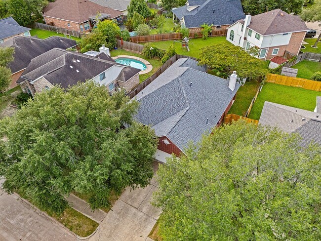 Building Photo - 4815 Plum Forest Rd