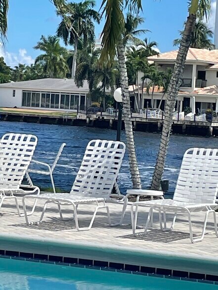 Building Photo - 6207 Bay Club Dr