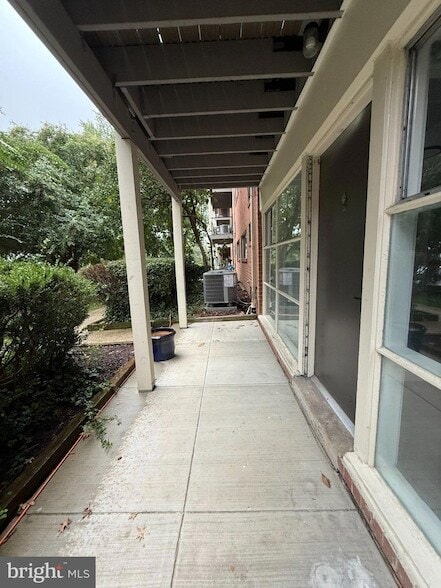 Building Photo - 3419 University Blvd W