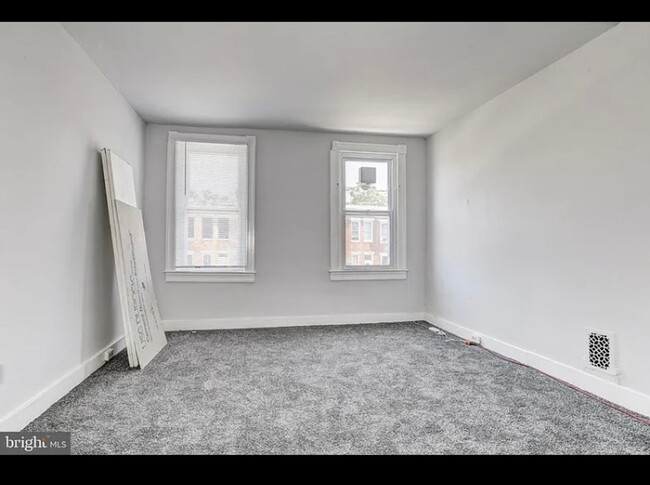 Building Photo - Welcome to the 3 Bed/2Bath Rowhome in Balt...