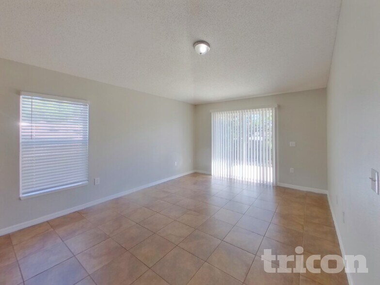 Building Photo - 981 Yellowbird Ave