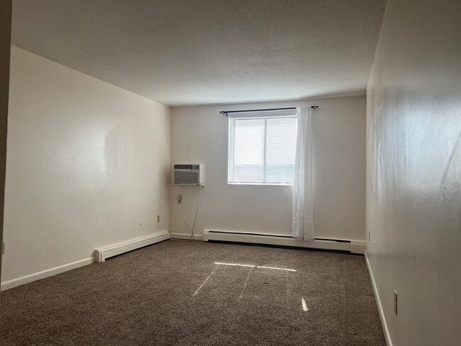 Building Photo - 800 Governors Dr