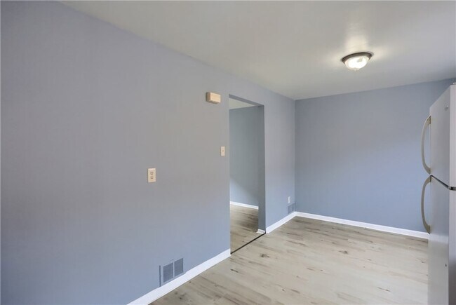 Building Photo - 436 Brierly Ln