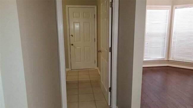 Building Photo - 9101 Hanston Pl