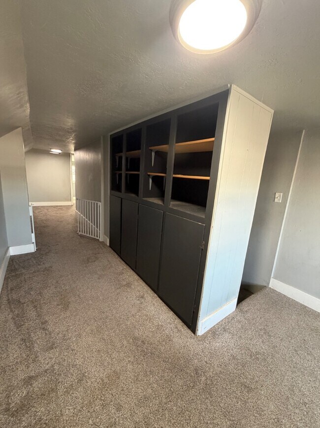 Building Photo - 327 N 400 W