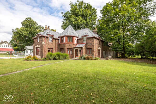 Building Photo - 3605 Hemlock Ave