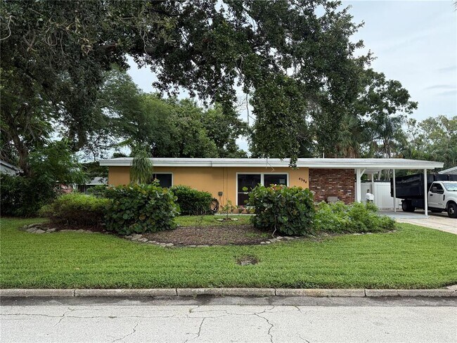 Building Photo - 4394 Pompano Dr SE