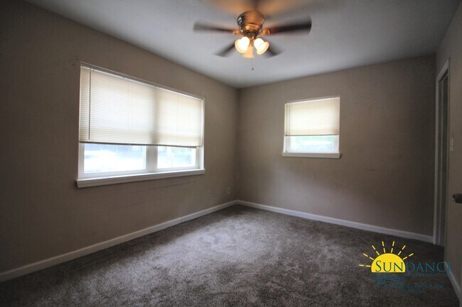 Building Photo - Renovated 3 Bedroom Home in Mary Esther