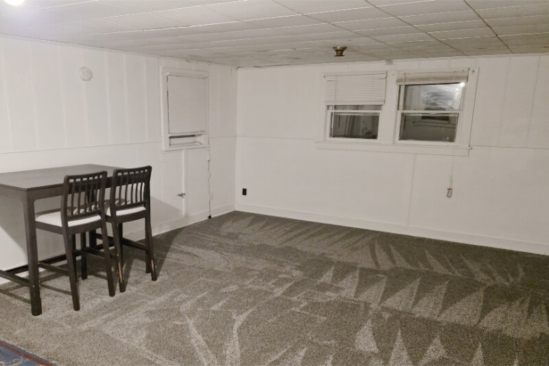 Building Photo - 1124 S High Ave