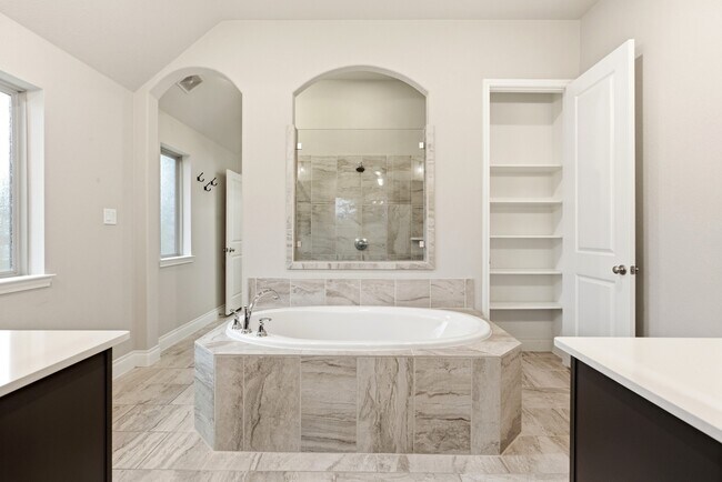 Building Photo - 6927 Pondhawk Dr