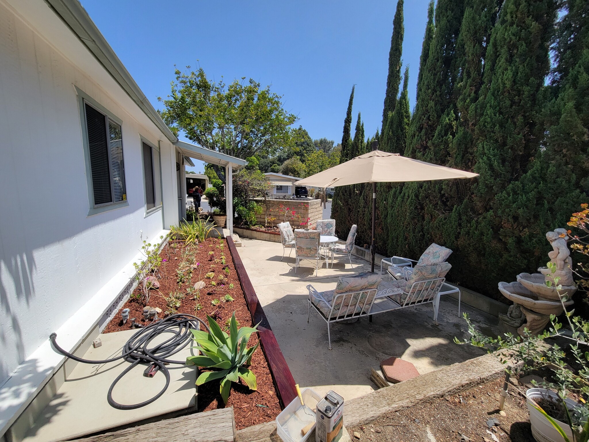 Side patio - 18 Tahquitz Ct