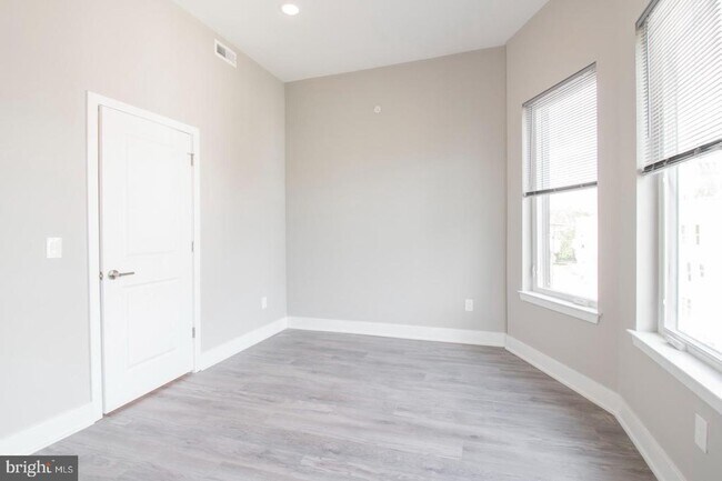 Building Photo - 1206 N 24th St