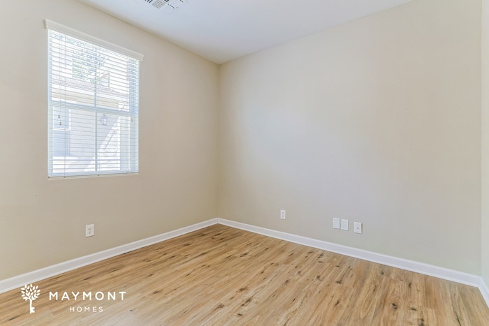 Building Photo - 1758 S Chatsworth
