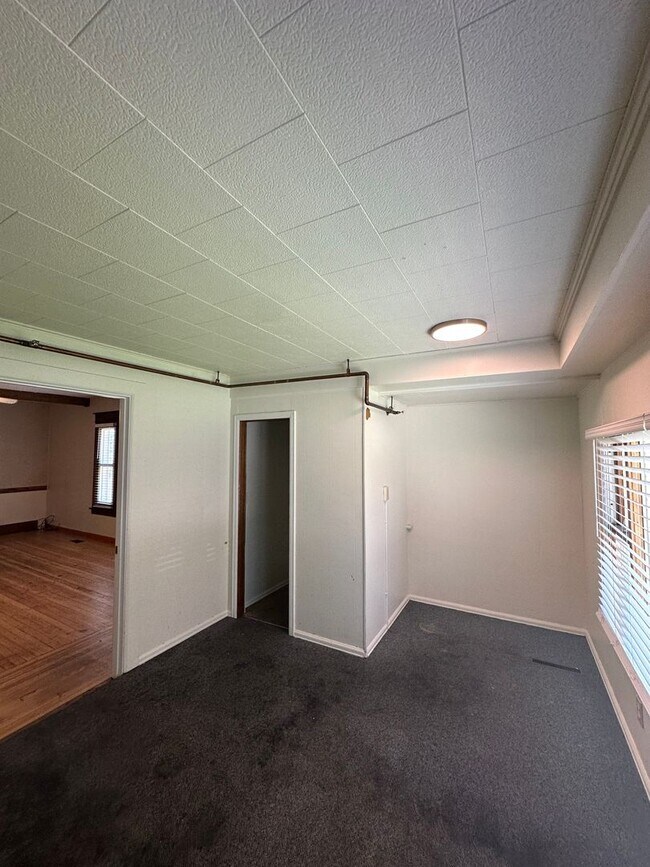 Building Photo - 1605 11th Ave
