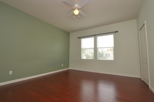 Building Photo - Gorgeous 3/2.5 Townhome in East Orlando ~ ...