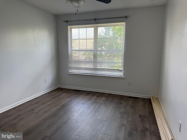 Building Photo - 807 Kirby Way
