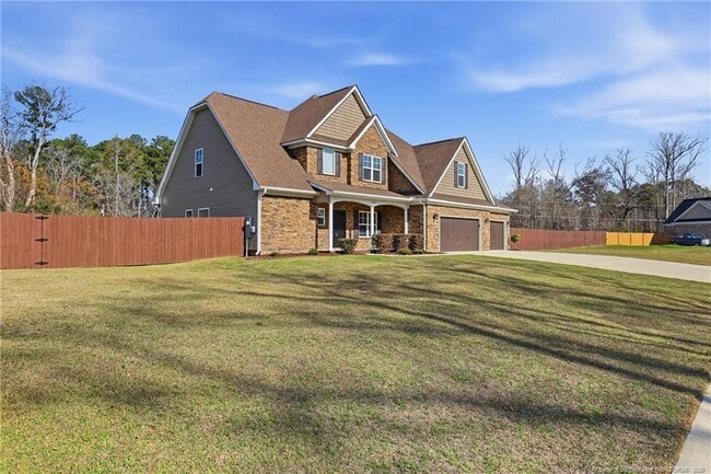 Building Photo - 206 Leland Ln