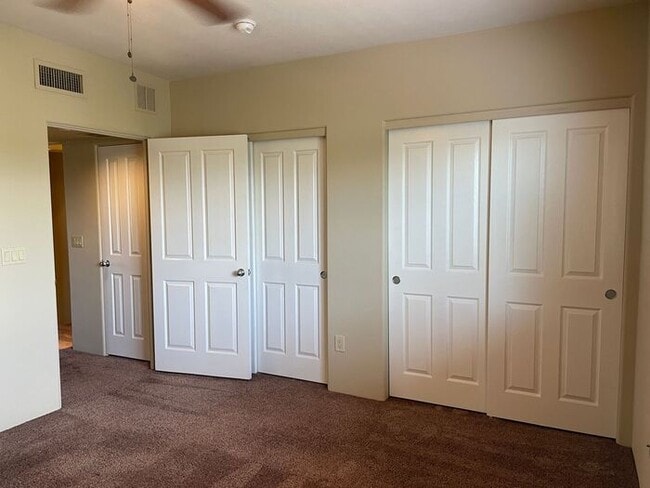 Building Photo - Popular 2BR/2.5BA 2 Story Townhome conveniently located close to PCC, U of A!