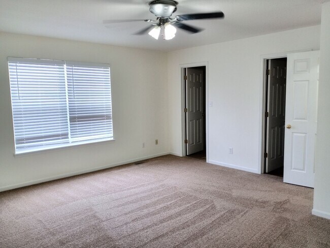 Building Photo - 3501-3503-3503 La Mesa Dr