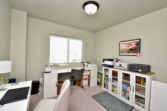 Building Photo - Spacious 5 Bed in Herriman Home in Prime Location!
