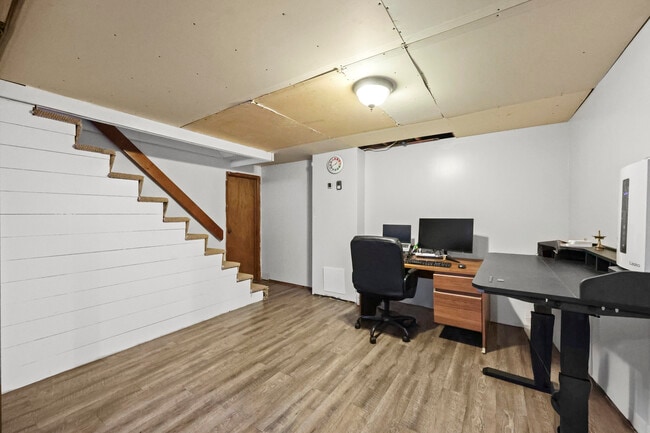 Building Photo - 133 Robbins Ave