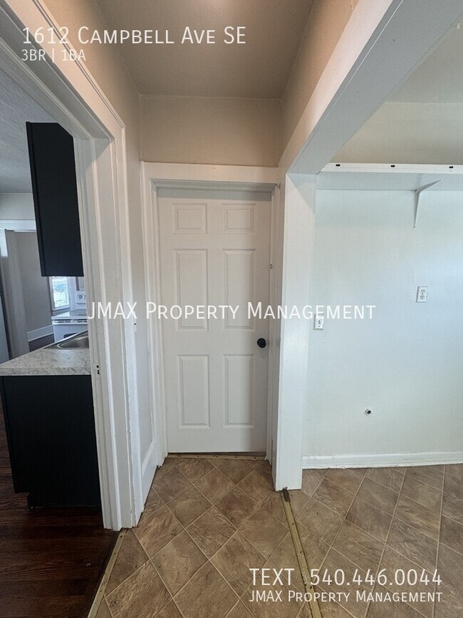 Building Photo - 1612 Campbell Ave SE