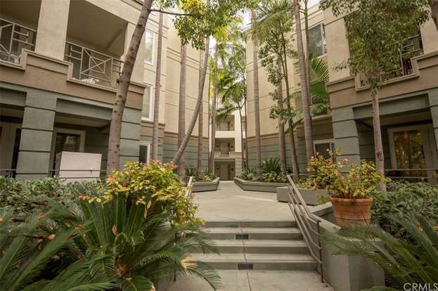 Building Photo - 2243 Martin-