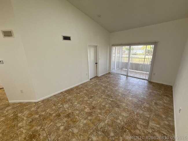 Building Photo - 2851 N Oakland Forest Dr