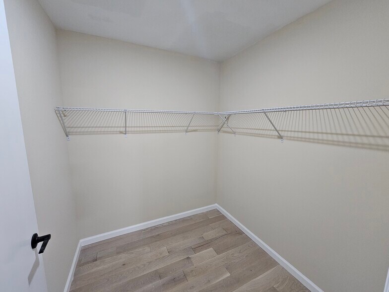 Building Photo - 158 6th St