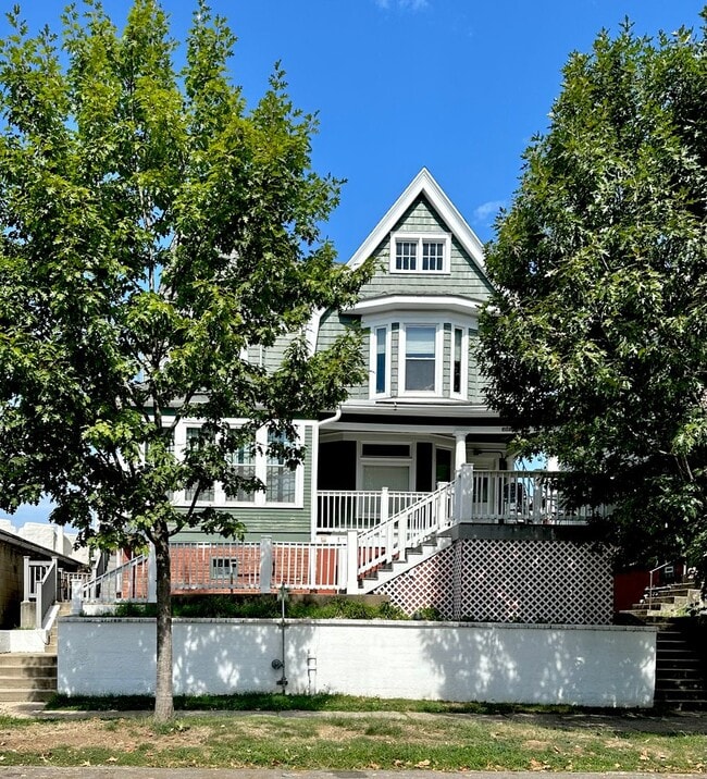 Building Photo - 205 Scammel St