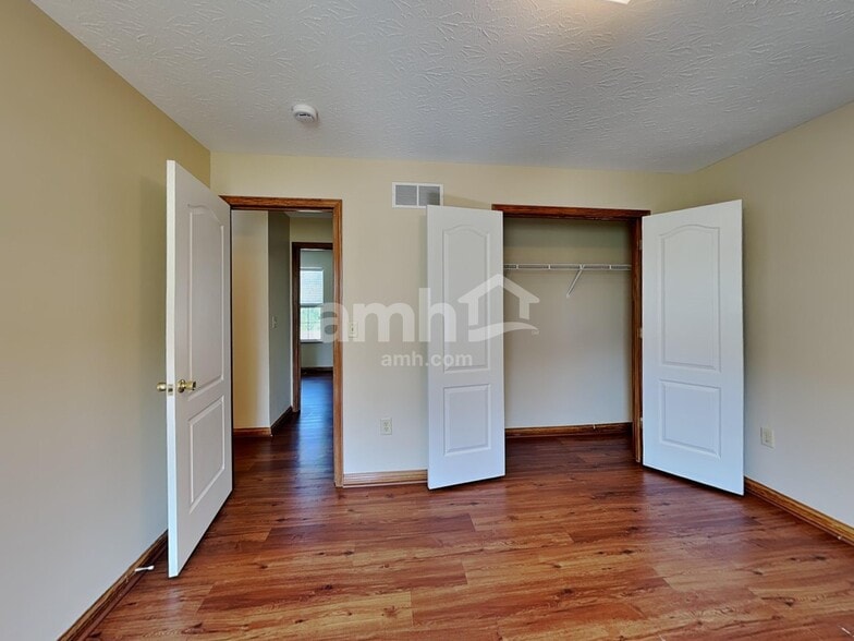 Building Photo - 601 Tupelo Dr