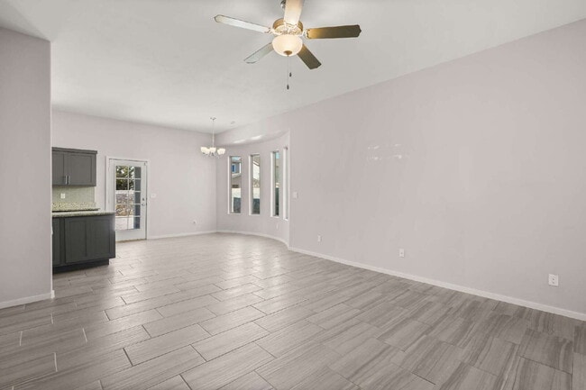Building Photo - 629 Cedarwood Ave