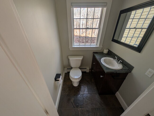 Building Photo - Beautiful 2 Bedroom House