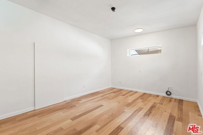 Building Photo - 6531 Arlington Ave