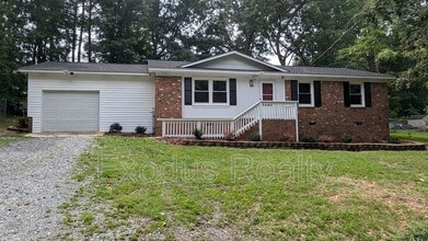 Building Photo - 8708 Peach Tree Dr