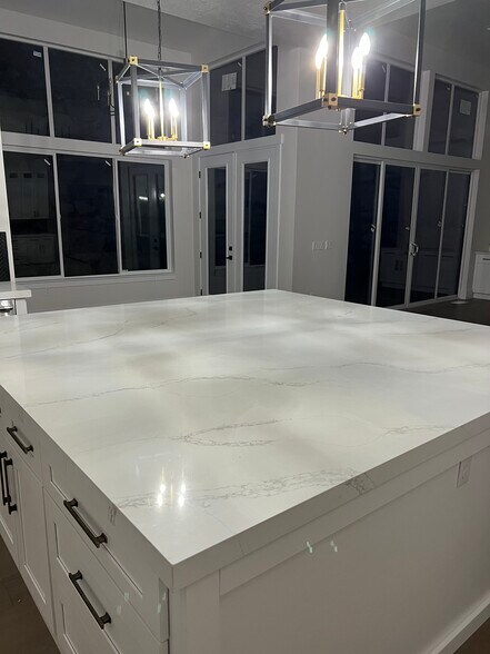 Massive quartz island - 4428 N Summer View Dr
