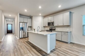 Building Photo - 1505 Mineral Pt Pl