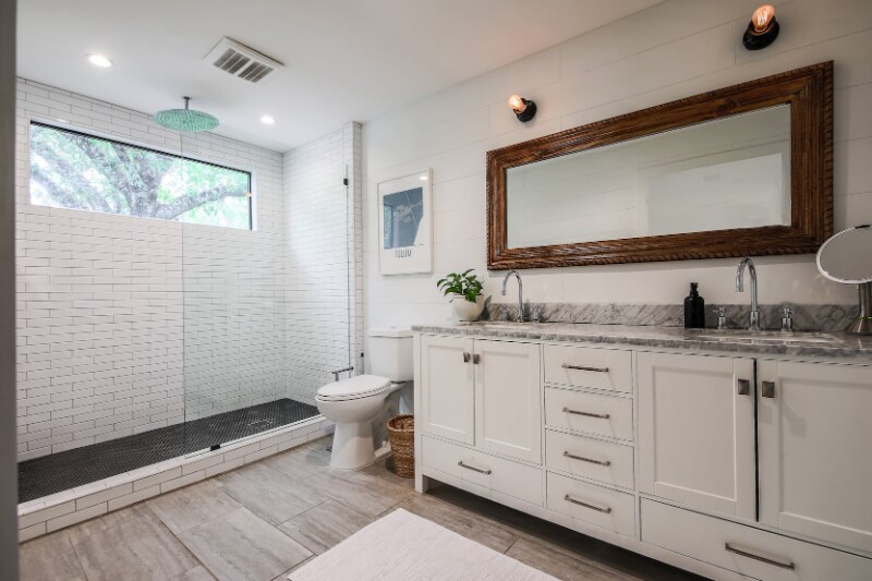 Building Photo - 7005 Danwood Dr