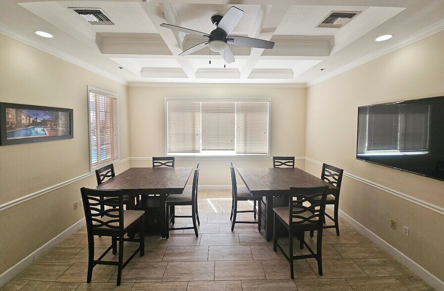 Conferance room - 2033 SE 10th Ave