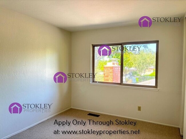 Building Photo - 622 Sutton Ct