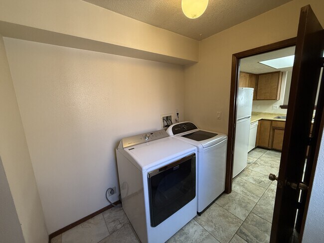 Building Photo - 13515 Mccall Ct NE