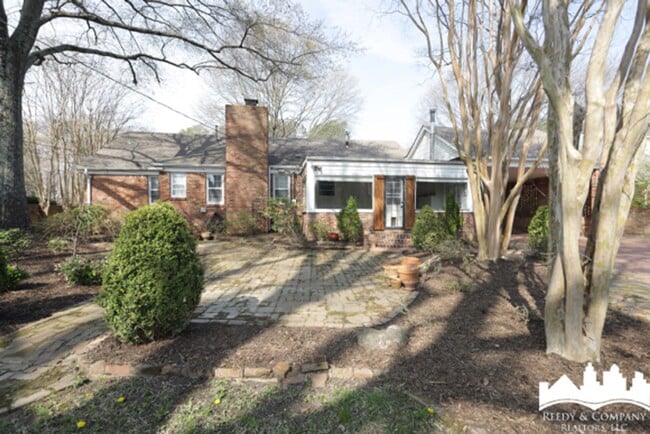 Building Photo - 1264 Yorkshire Dr