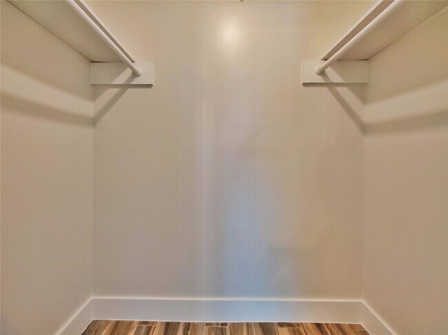 Building Photo - 600 19th St