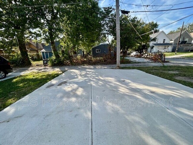 Building Photo - 1602 Quill St