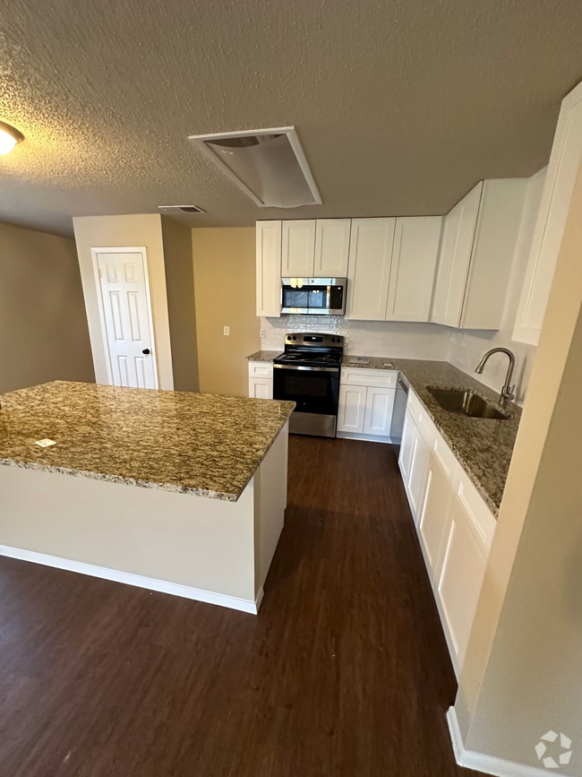 Building Photo - 10051 Raven Field Dr
