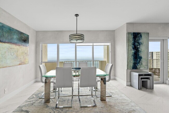 Building Photo - 4301 N Ocean Blvd