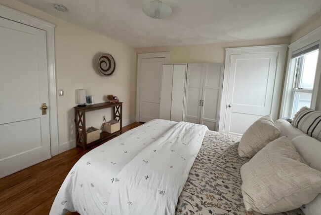 Building Photo - 1145 Boylston St